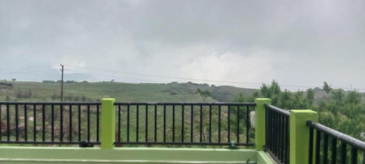 Abode Me Me Ai Haven Hotel Cserrapundzsi Kültér fotó