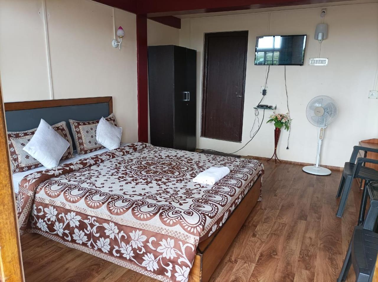Abode Me Me Ai Haven Hotel Cserrapundzsi Kültér fotó